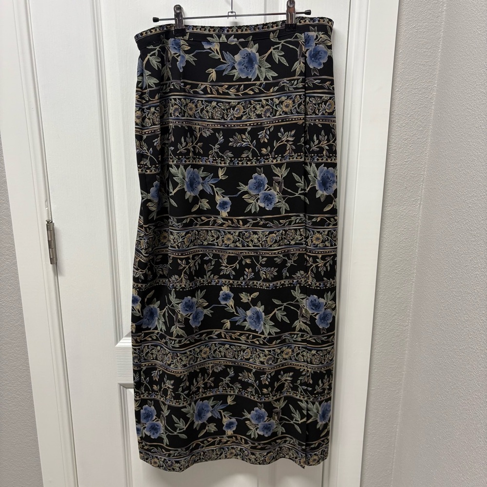 Vintage Stonebridge Maxi Wrap Skirt Size 14 Black Floral Flowy Boho Cottagecore